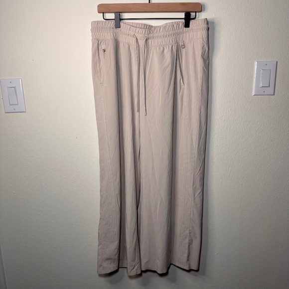 Athleta Wide Leg Crop Pants Size 12 Beige Stretch Drawstring Comfort - Picture 1 of 5